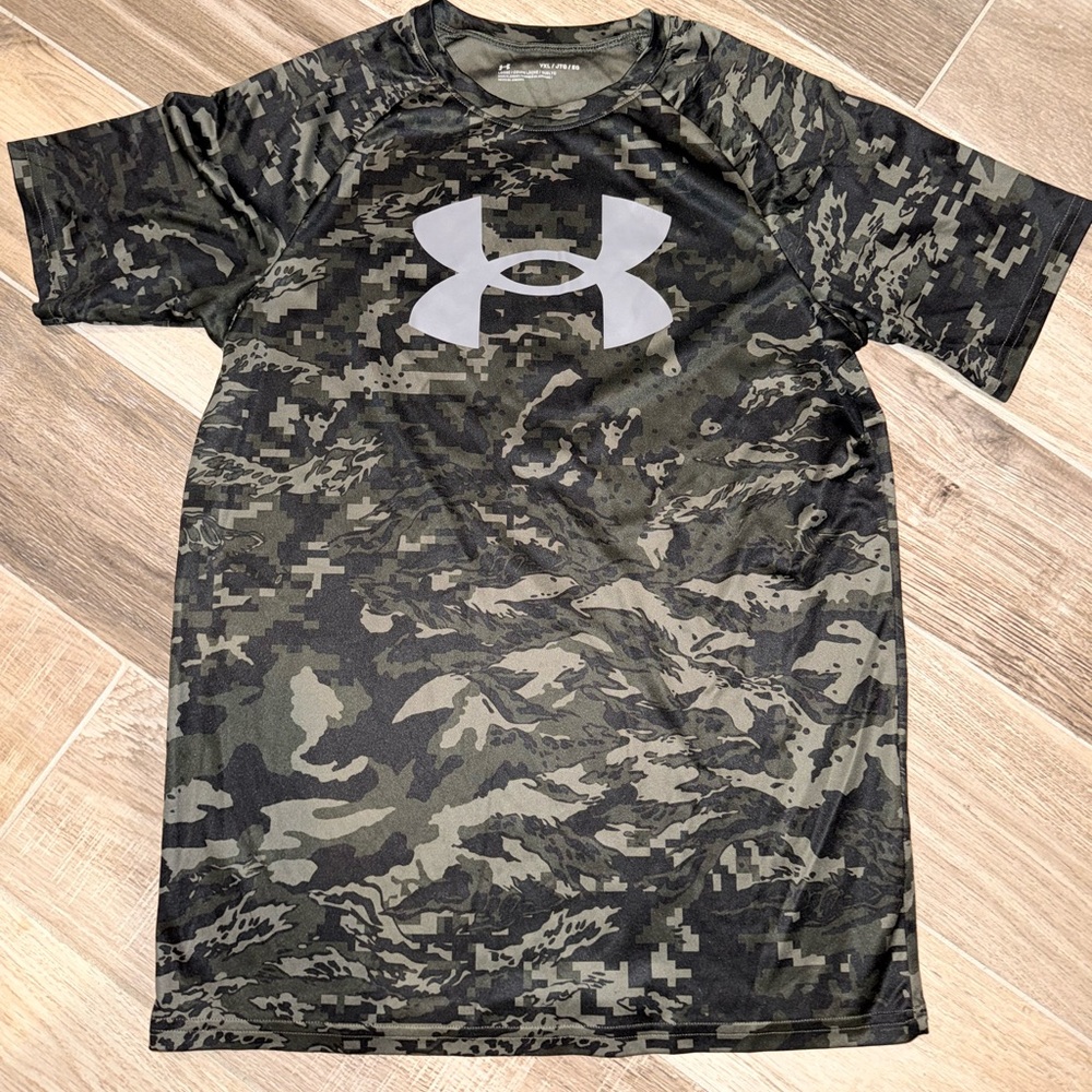 Under Armour Digital Camo Tee EUC YXL - Picture 1 of 2